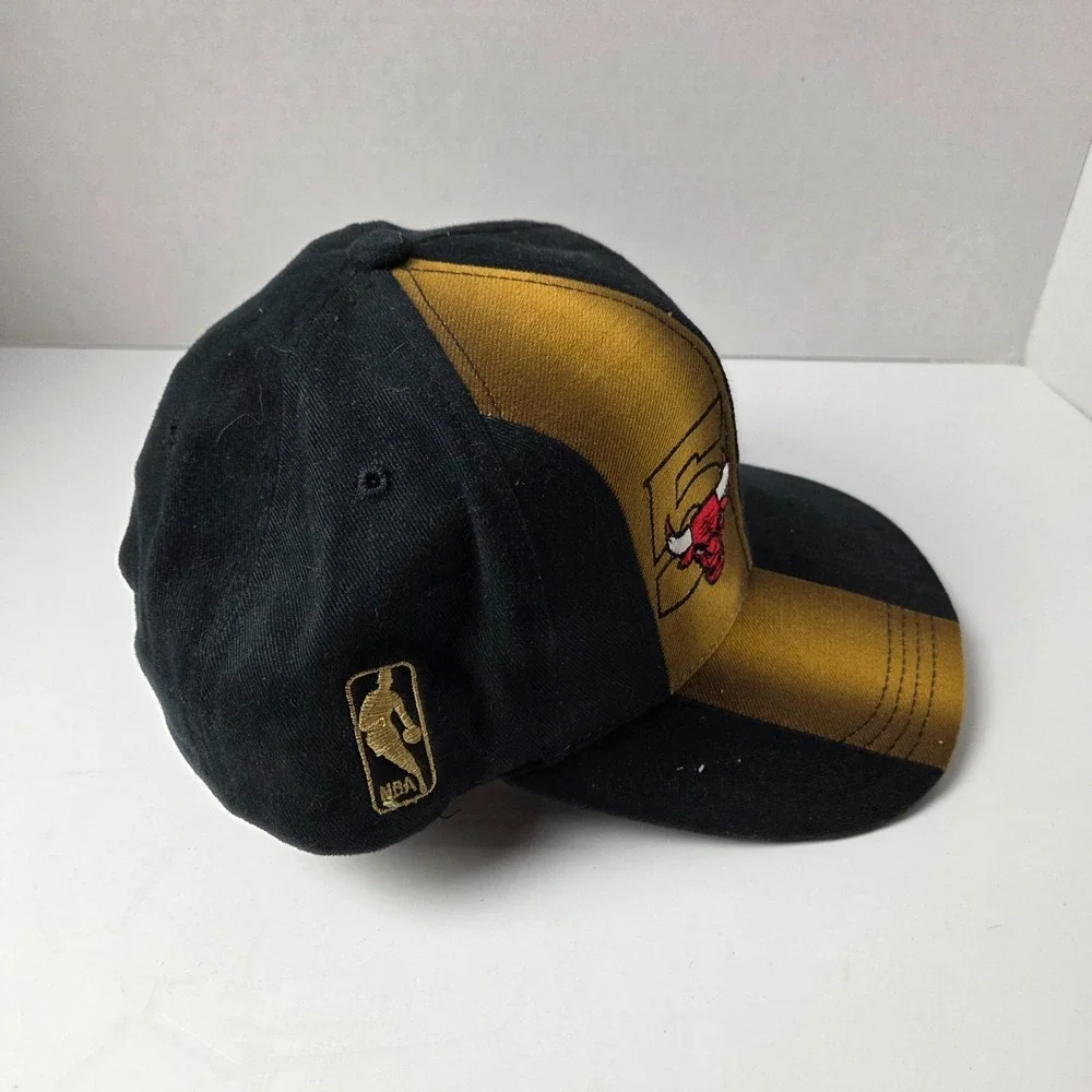 Vintage Chicago Bulls Hat Cap NBA Champions 1997 Sports Specialties Basketball